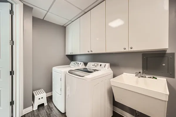 39 Laundry Room